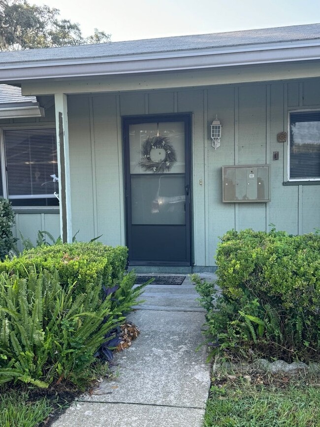 Primary Photo - RENOVATED 3/2 TOWNHOUSE MOVE IN READY!