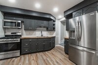 Building Photo - 137-139 Main St