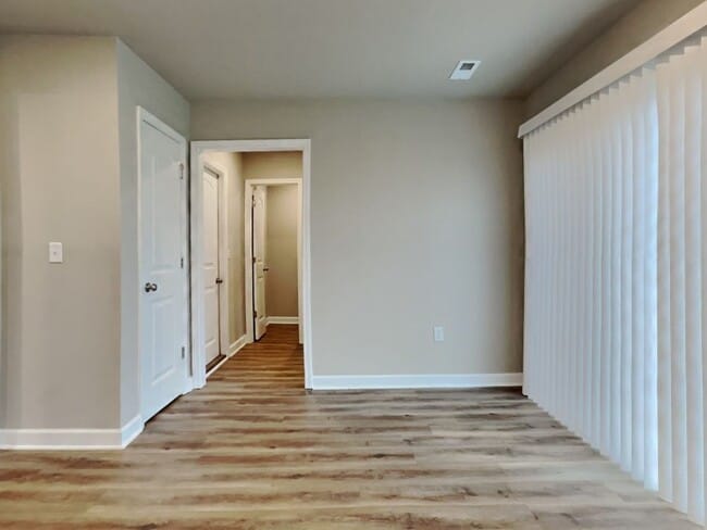 Building Photo - Spacious 3-Bedroom Home with Hardwood Floors & Patio in Blue Springs, MO