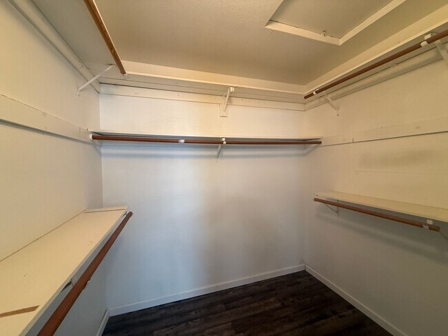 Building Photo - 1105 S Jeffrey Ct