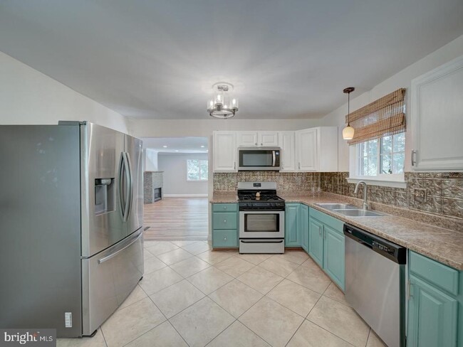 Building Photo - 8606 London Ct