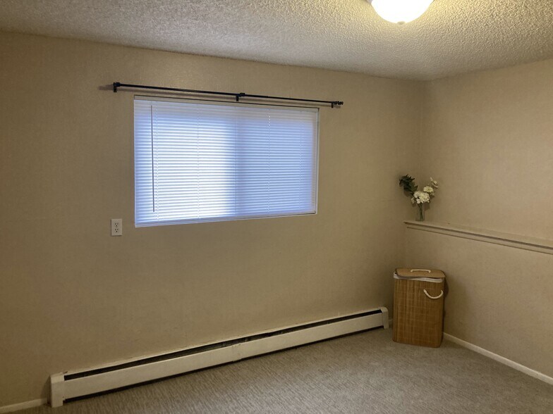 Building Photo - 4715 Scenic Cir