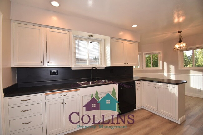 Building Photo - Close to Downtown Grass Valley