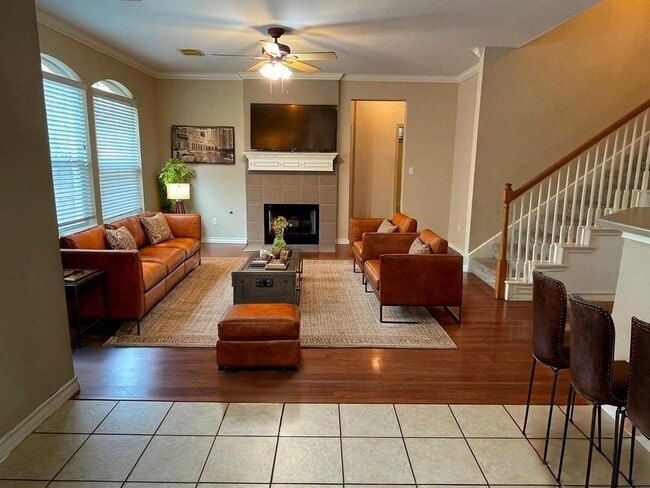 Building Photo - Spacious open floor plan with this desirab...