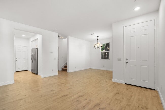 Building Photo - 4BR Gated Riverside Home | Fireplace | 2-Car Garage | Washer/Dryer | 3D Tour