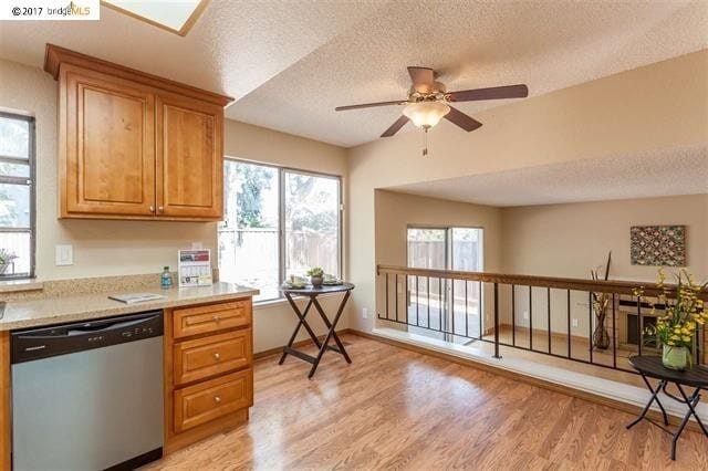 Building Photo - There Is No Place Like Home Like a Big Home