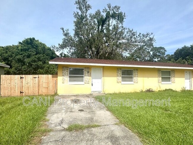 Primary Photo - 2437 S Mills Ave