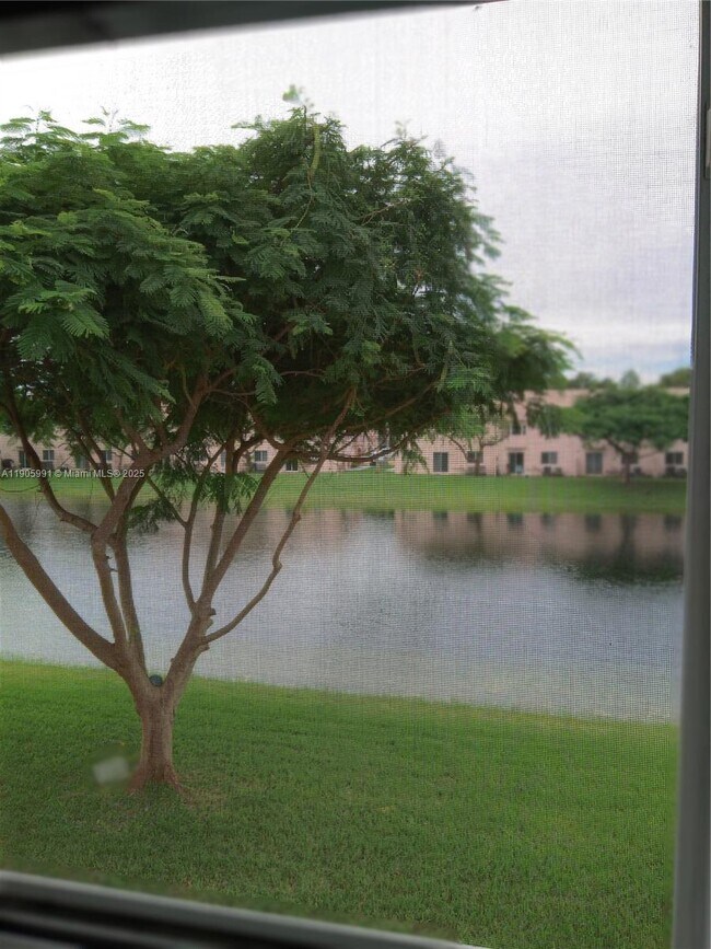 Building Photo - 1270 SE 27th St