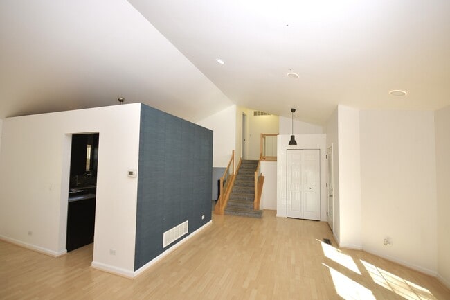 Building Photo - 1644 Stockton Ln