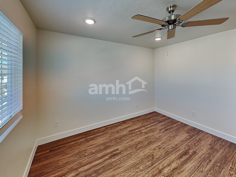 Building Photo - 6689 Mountain Maple Dr