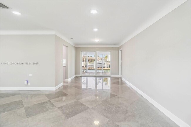 Building Photo - 2770 NE 8th Ct