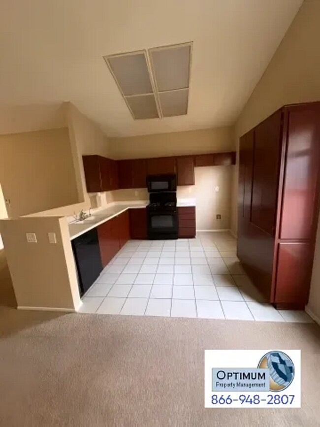 Building Photo - Charming 3 Bedroom, 2 Bathroom Single-Family Home in Adelanto