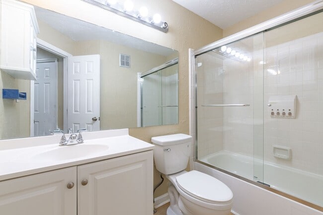 Building Photo - Marietta 2 bed/2 bath Condo!
