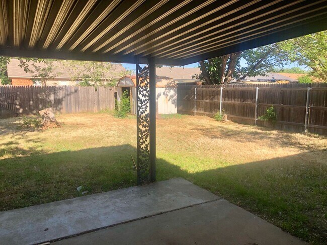 Building Photo - Pre leasing now for 4/1/2026