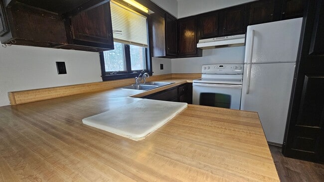 Building Photo - 63-69-69 Chambers Rd