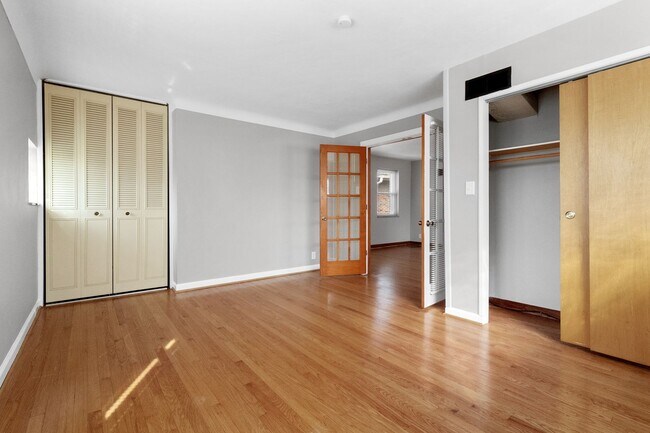 Building Photo - 4957 Miami St