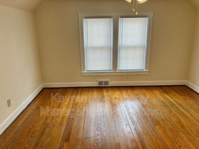 Building Photo - 129 Dupont Cir