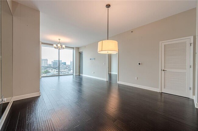 Building Photo - 2795 Peachtree Rd NE