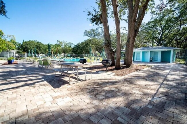 Building Photo - 3300 Fox Chase Cir