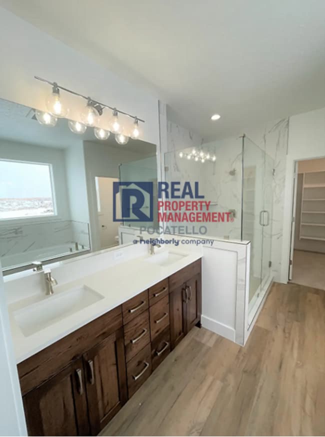 Building Photo - Brand New 3 bed 2.5 Bath Home- Double Car garage