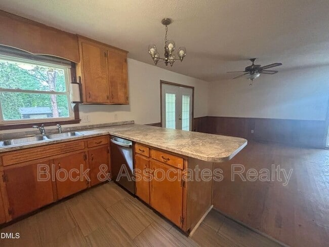 Building Photo - 3609 Melrose Dr