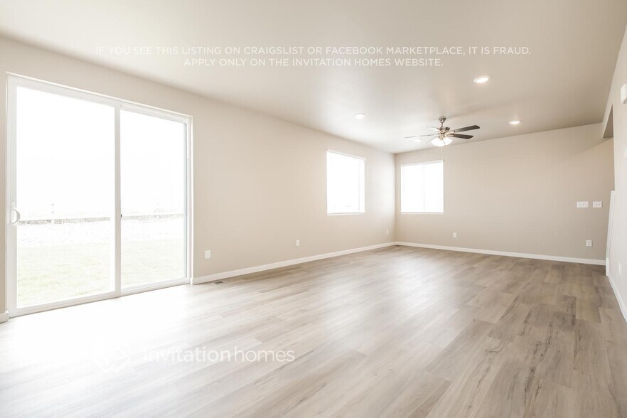 Building Photo - 482 Elbert St