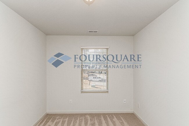 Building Photo - Spacious 3-Bed / 2.5-Bath Townhome with Open Floor Plan & Assigned Parking – Convenient to Downto...