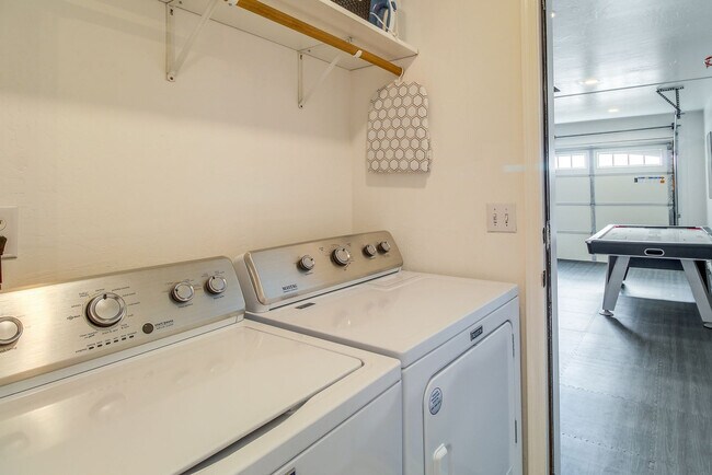 Building Photo - 311 S 16th St
