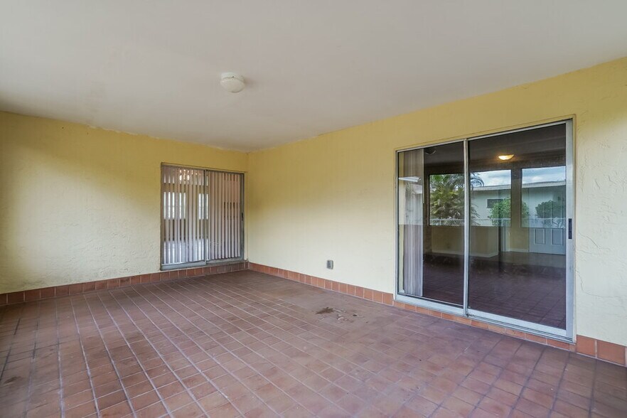 Building Photo - 1887 Sunset Pl