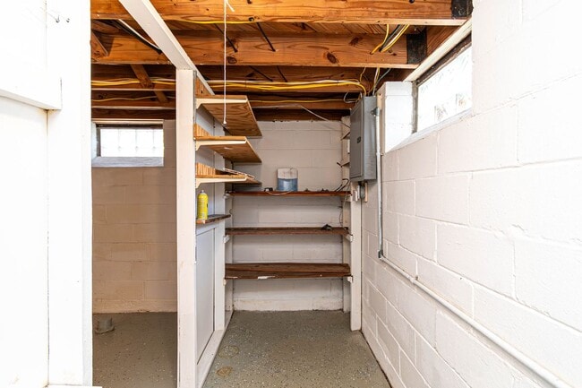 Building Photo - 21825 McCormick St