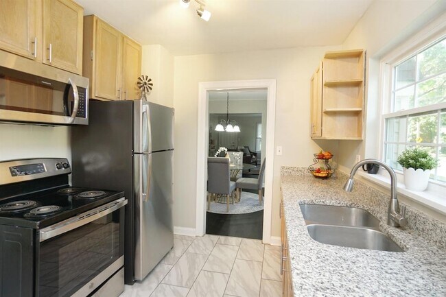 Building Photo - 1090 Birney Ln