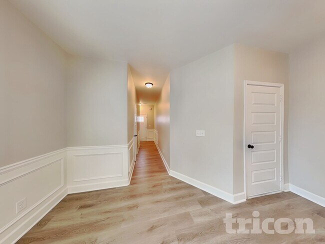 Building Photo - 498 Kirkland Dr