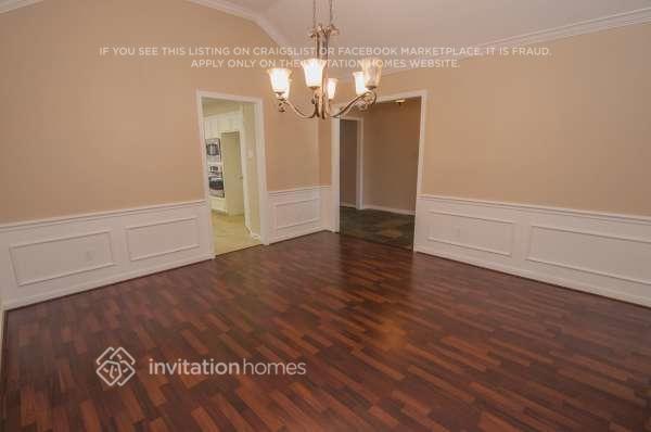 Building Photo - 2113 Pleasant Valley Dr
