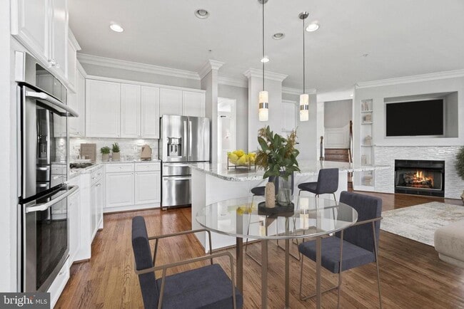 Primary Photo - 12168 Chancery Station Cir