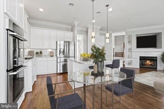 Building Photo - 12168 Chancery Station Cir