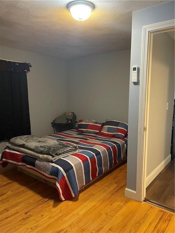 Building Photo - 12 Third School St