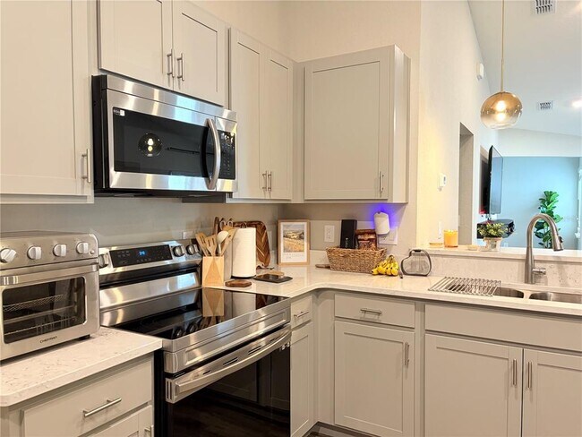 Building Photo - 35255 Crescent Creek Dr