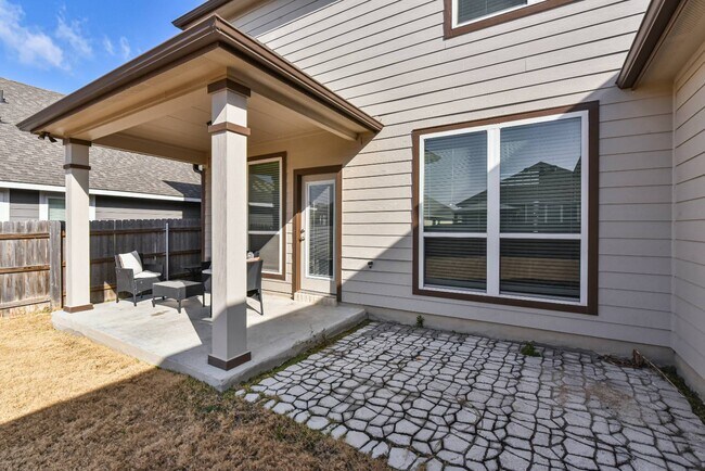Building Photo - 6306 Golden Gate Dr