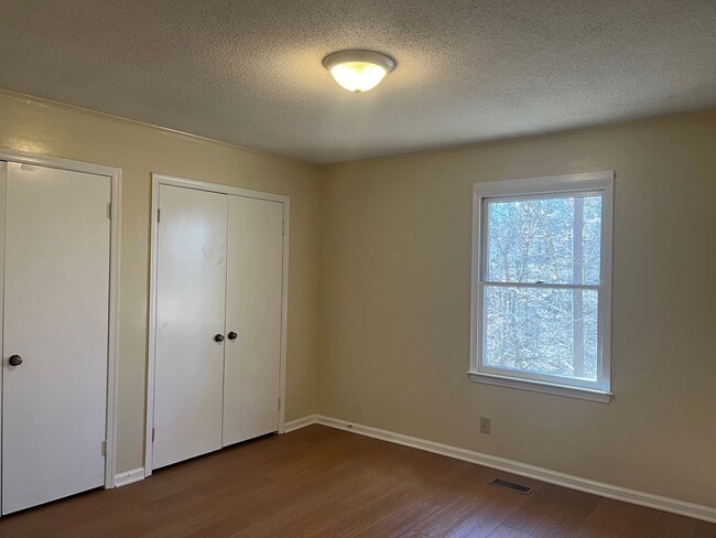 Building Photo - 293 Cedar Terrace Rd