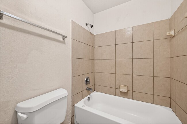 Building Photo - 3031 View Valley Trail