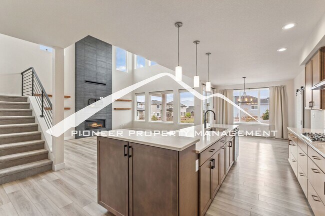 Building Photo - Breathtaking Pikes Peak Views in Desirable Wolf Ranch - 4 bedroom, 3 Full Bath, Office and Loft, ...