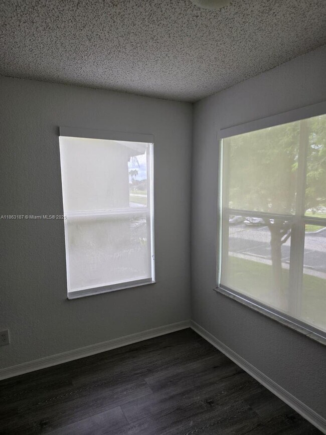 Building Photo - 12510 Vista Isles Dr