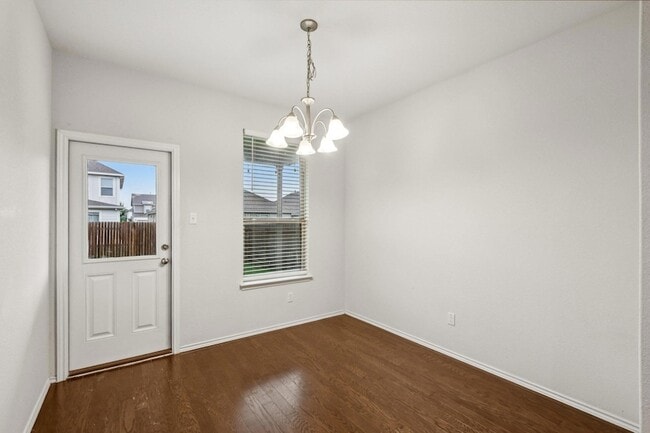 Building Photo - 212 La Dera Dr