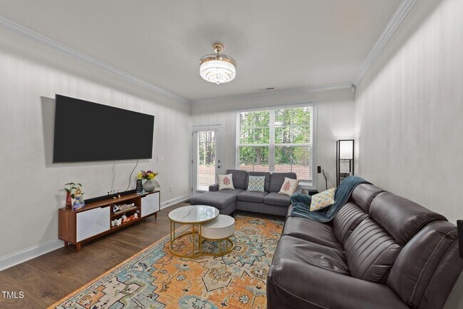 Building Photo - 2211 Cherry Top Dr