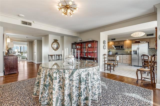 Building Photo - 4242 Lomo Alto Dr