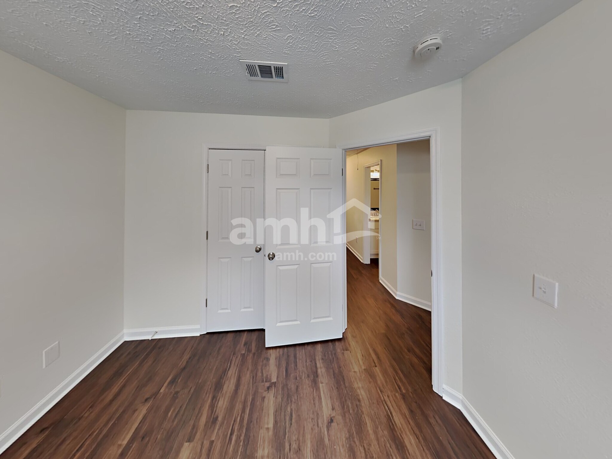 Building Photo - 1856 Portview Dr