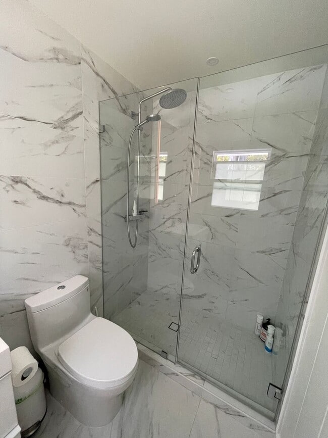 Building Photo - Fully Fully Furnished Lanikai Beach Oasis ...
