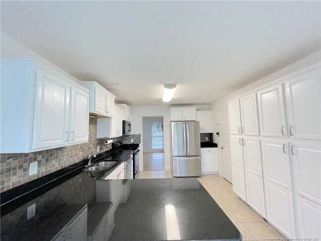 Building Photo - 511 Green Links Dr