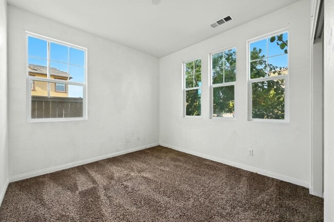 Building Photo - 970 Sea Glass Wy