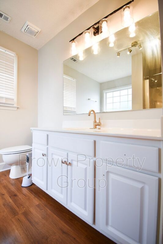 Building Photo - 2812 Bolla Dr